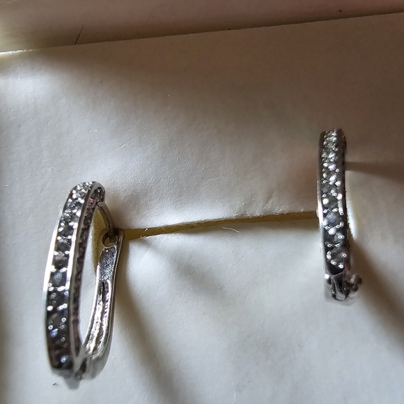 Elegant Silver Hoop Earrings with Crystals - Picture 1 of 2